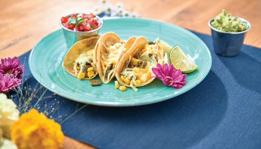 Mai: Poblano Chili Tacos mit Mais und geschmolzenem Käse